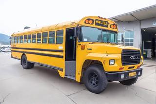 1993 Ford B700